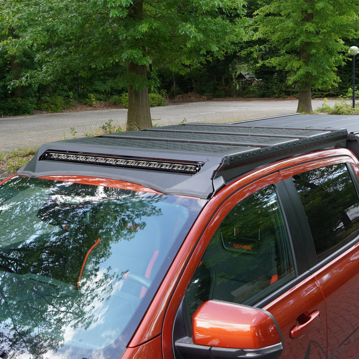 Wild Road Racks Wild Aero Max roof rack with built-in light bar Ford Ranger Raptor 23+